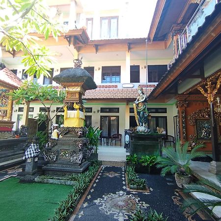 Pondok Denayu Homestay Кута Номер фото