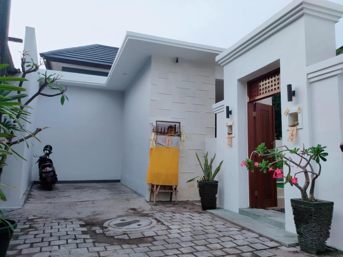 Pondok Denayu Homestay Кута Экстерьер фото