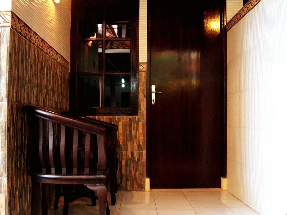 Pondok Denayu Homestay Кута Экстерьер фото