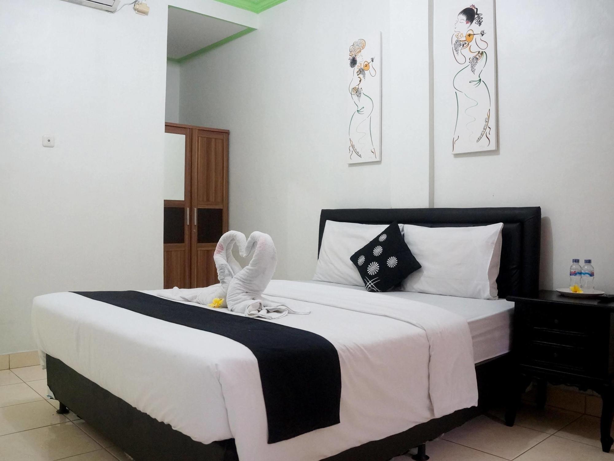 Pondok Denayu Homestay Кута Экстерьер фото